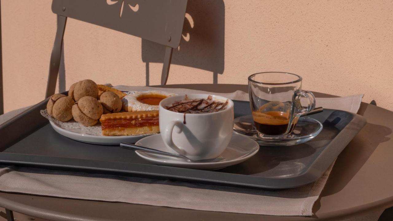 Il Borgo B&B Castellinaldo Exteriör bild