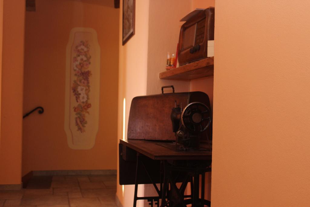 Il Borgo B&B Castellinaldo Exteriör bild