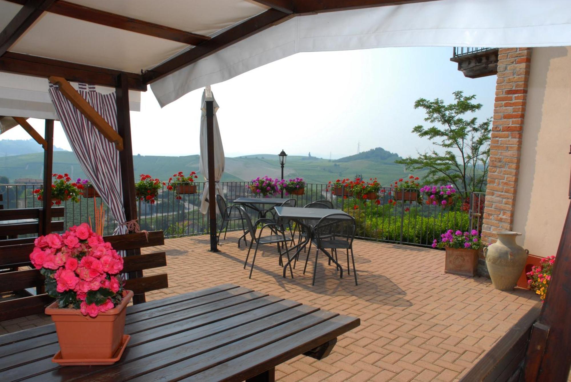 Il Borgo B&B Castellinaldo Exteriör bild