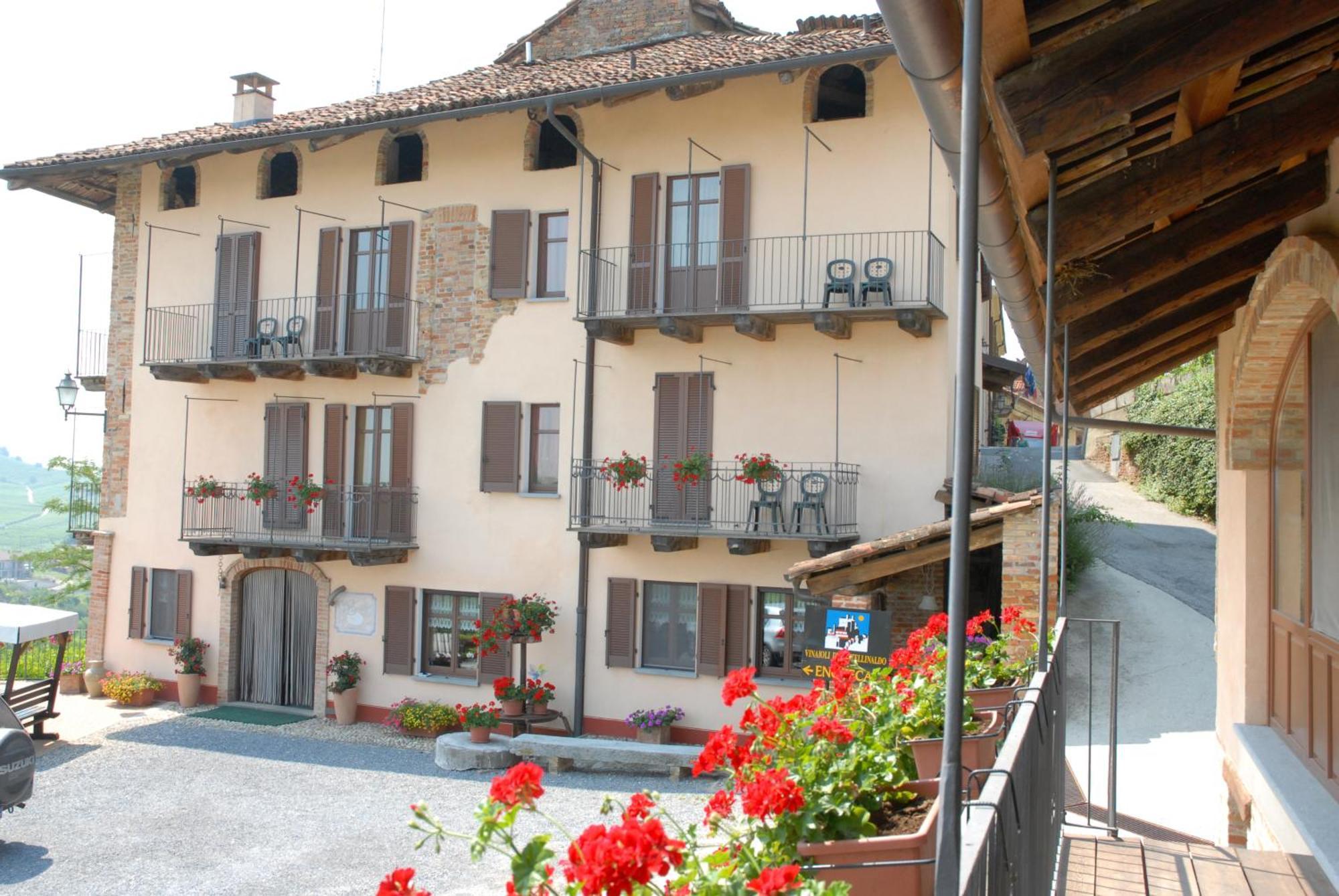 Il Borgo B&B Castellinaldo Exteriör bild
