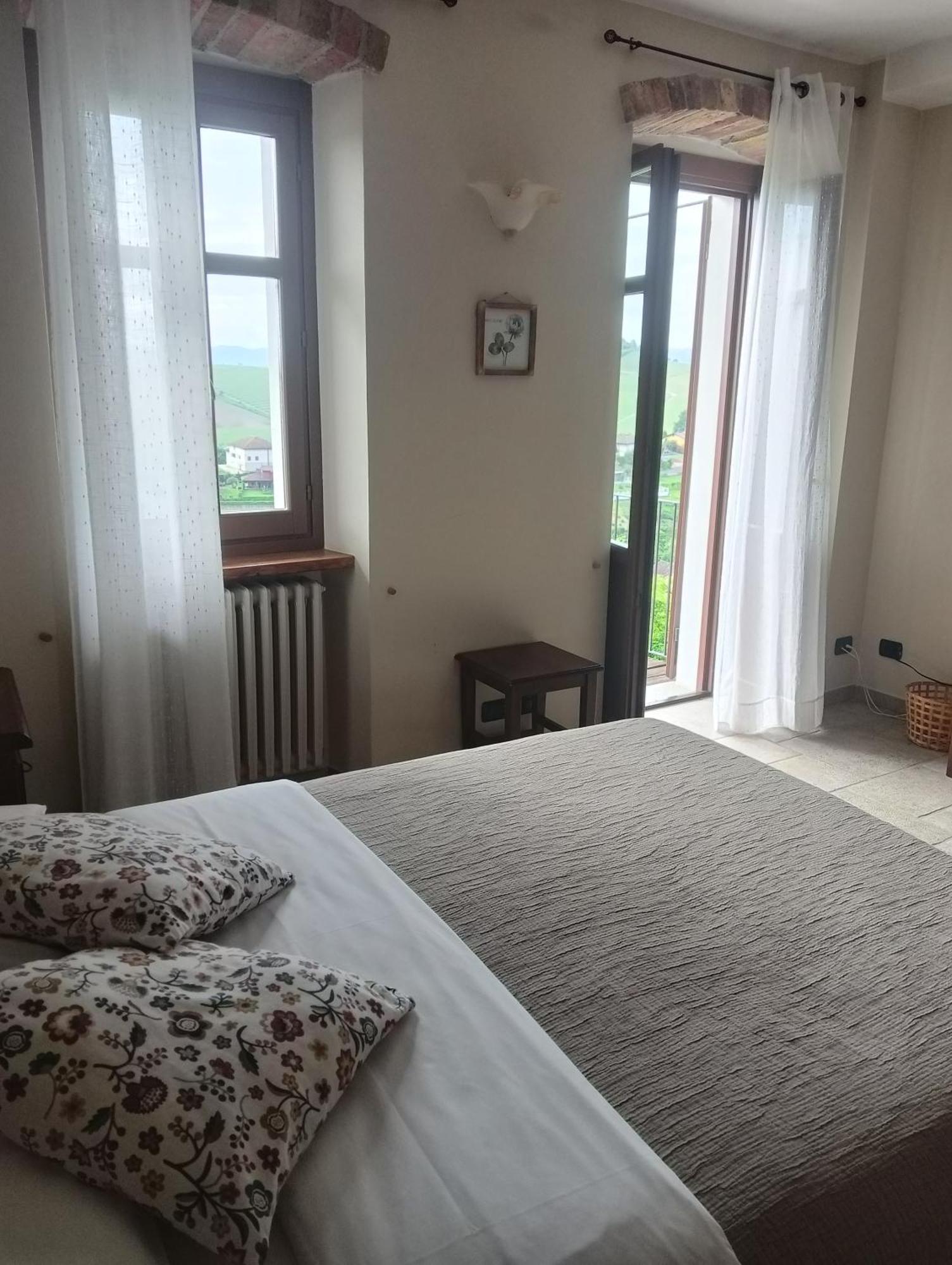 Il Borgo B&B Castellinaldo Exteriör bild