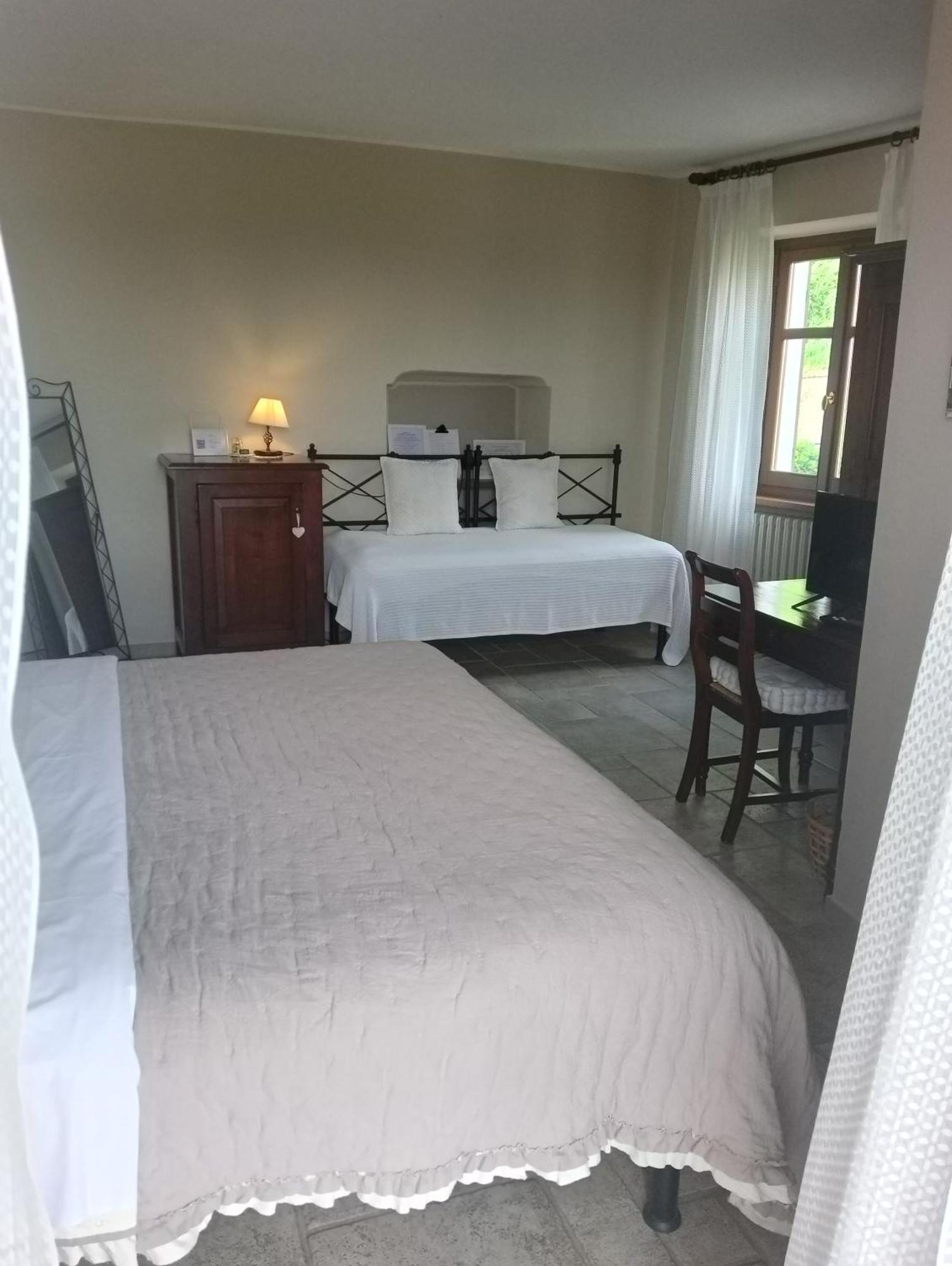 Il Borgo B&B Castellinaldo Exteriör bild